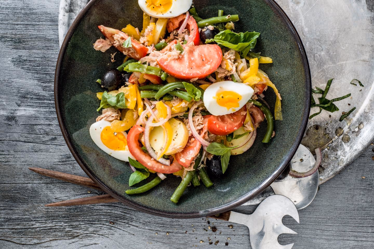 Quels sont les ingrédients de la salade niçoise ?