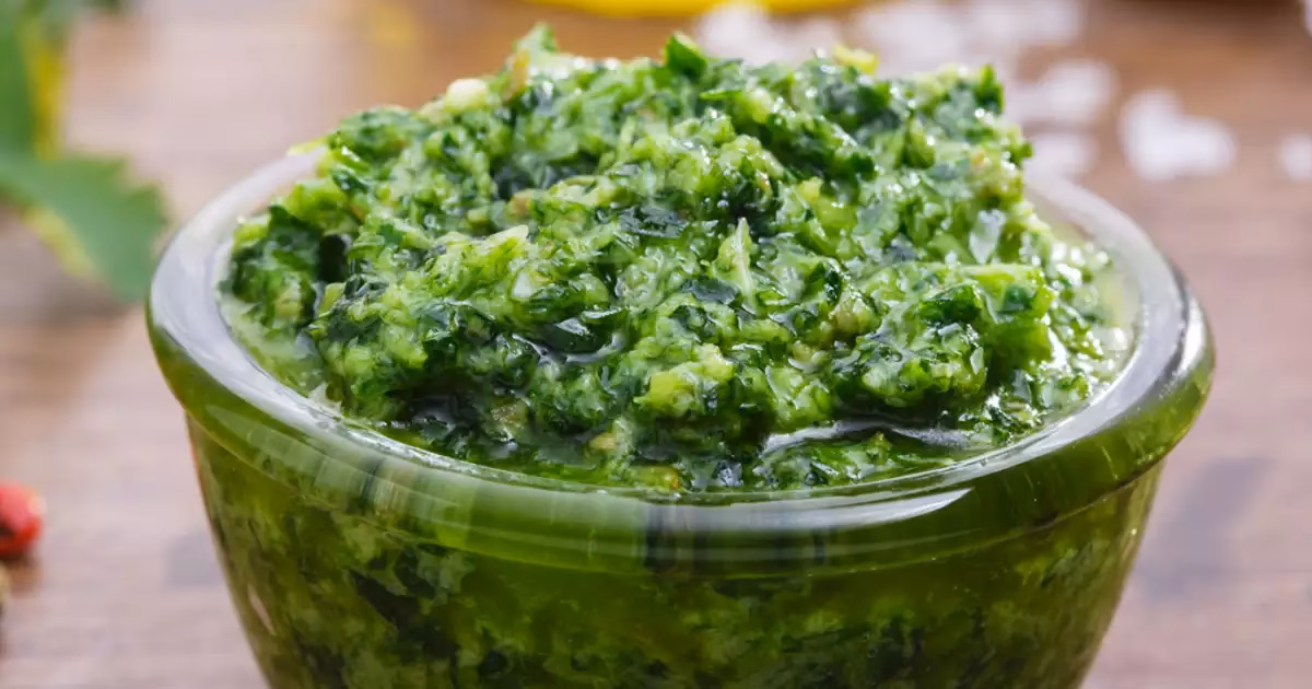 Lequel des éléments suivants est l’ingrédient principal de la salsa verde ?